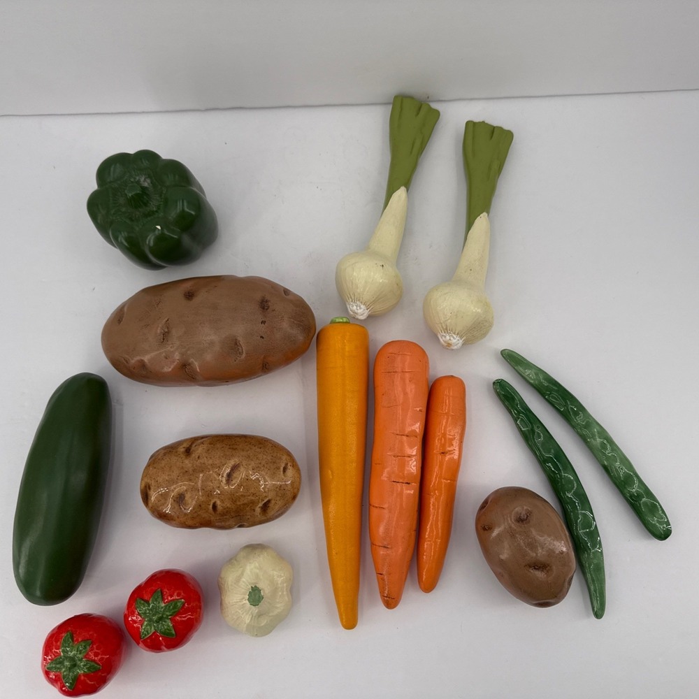 Vtg 15‎ Pc Lot of Ceramic Vegetables Real Size Tomato Potato Onion Garlic Pepper